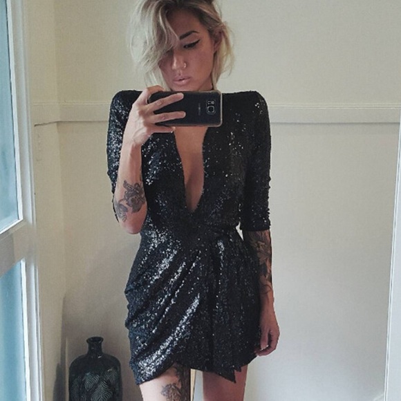 Dresses & Skirts - Black Sequined Mini Cocktail Dress 🍸💣